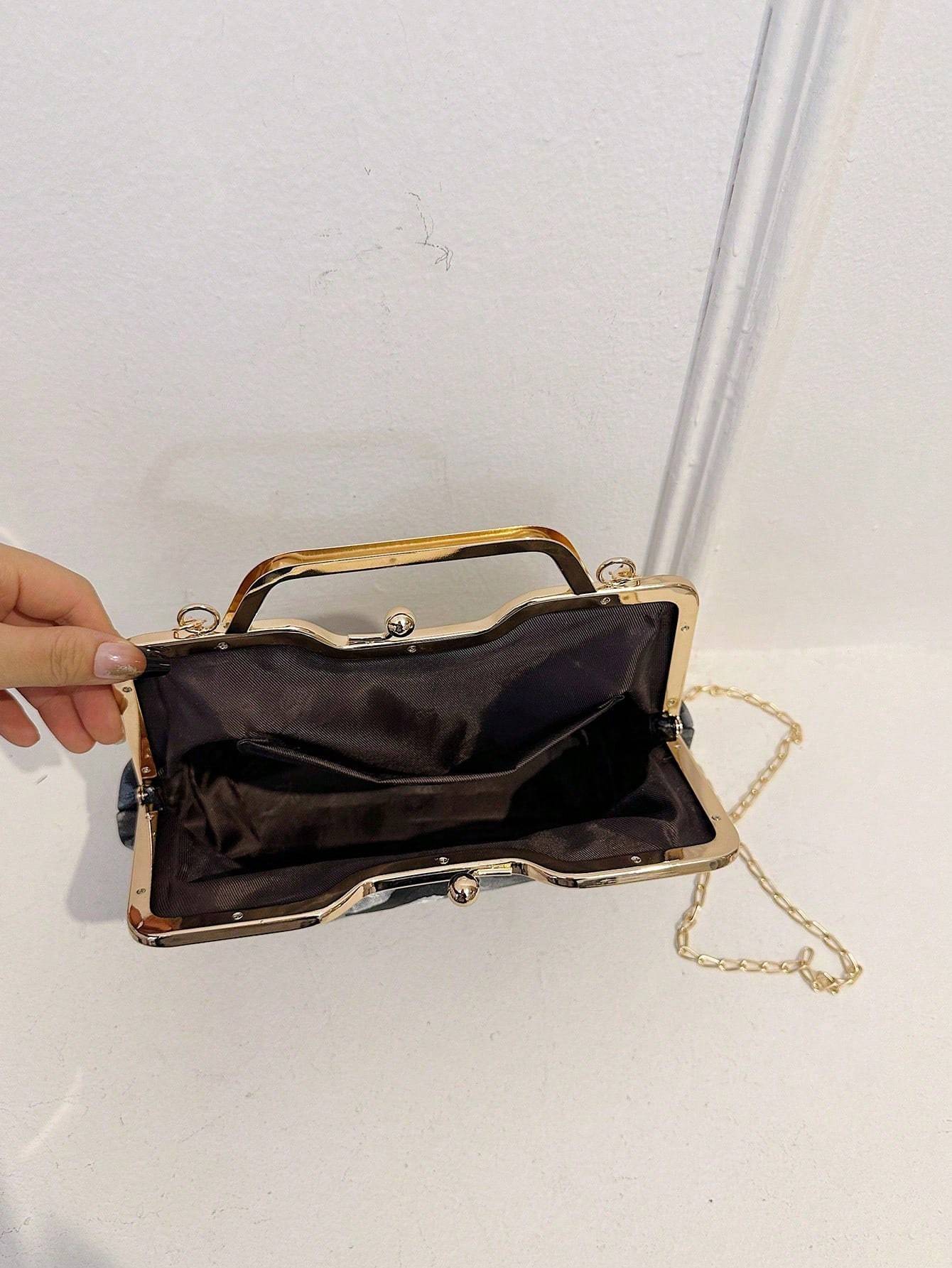 Retro Small Square Crossbody Bag – Trendy Shoulder Handbag for Women