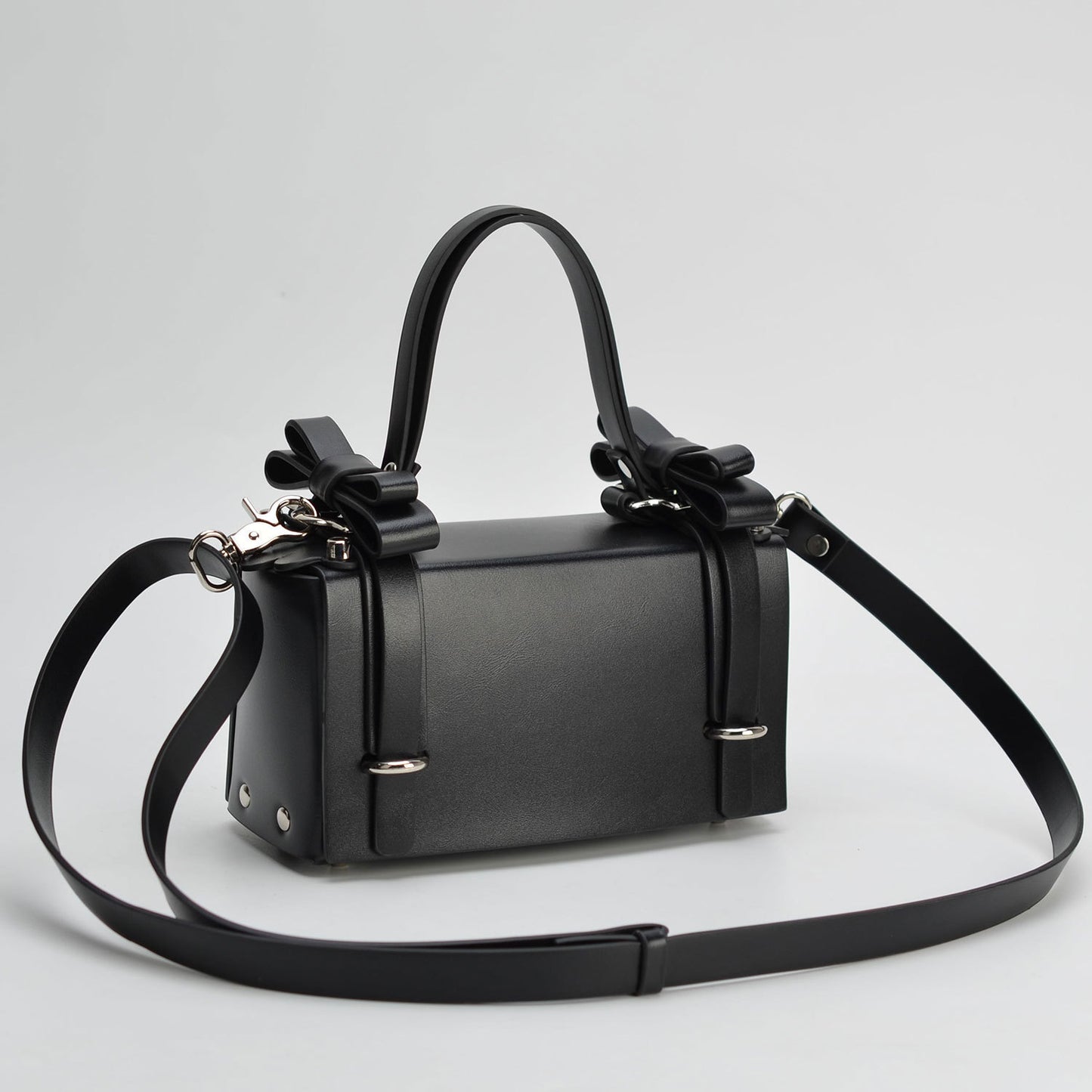 Elegant Women’s 3D Bow Rivet Retro Shoulder Bag – Stylish Small Handbag for Daily & Party Use