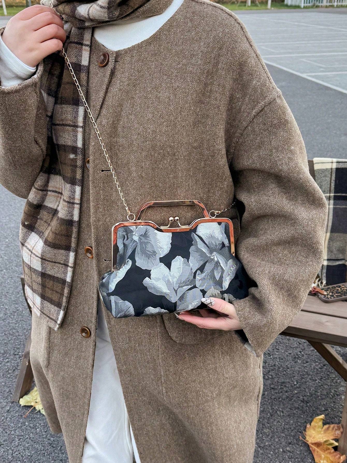 Retro Small Square Crossbody Bag – Trendy Shoulder Handbag for Women