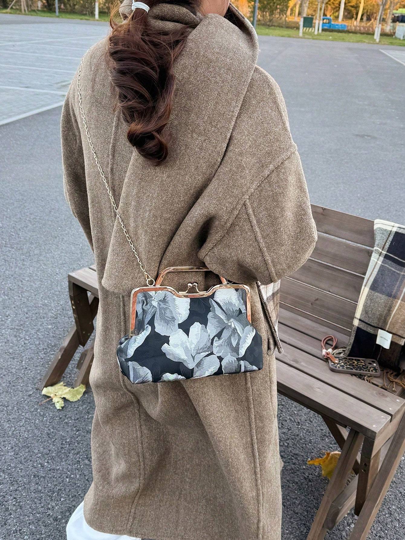 Retro Small Square Crossbody Bag – Trendy Shoulder Handbag for Women