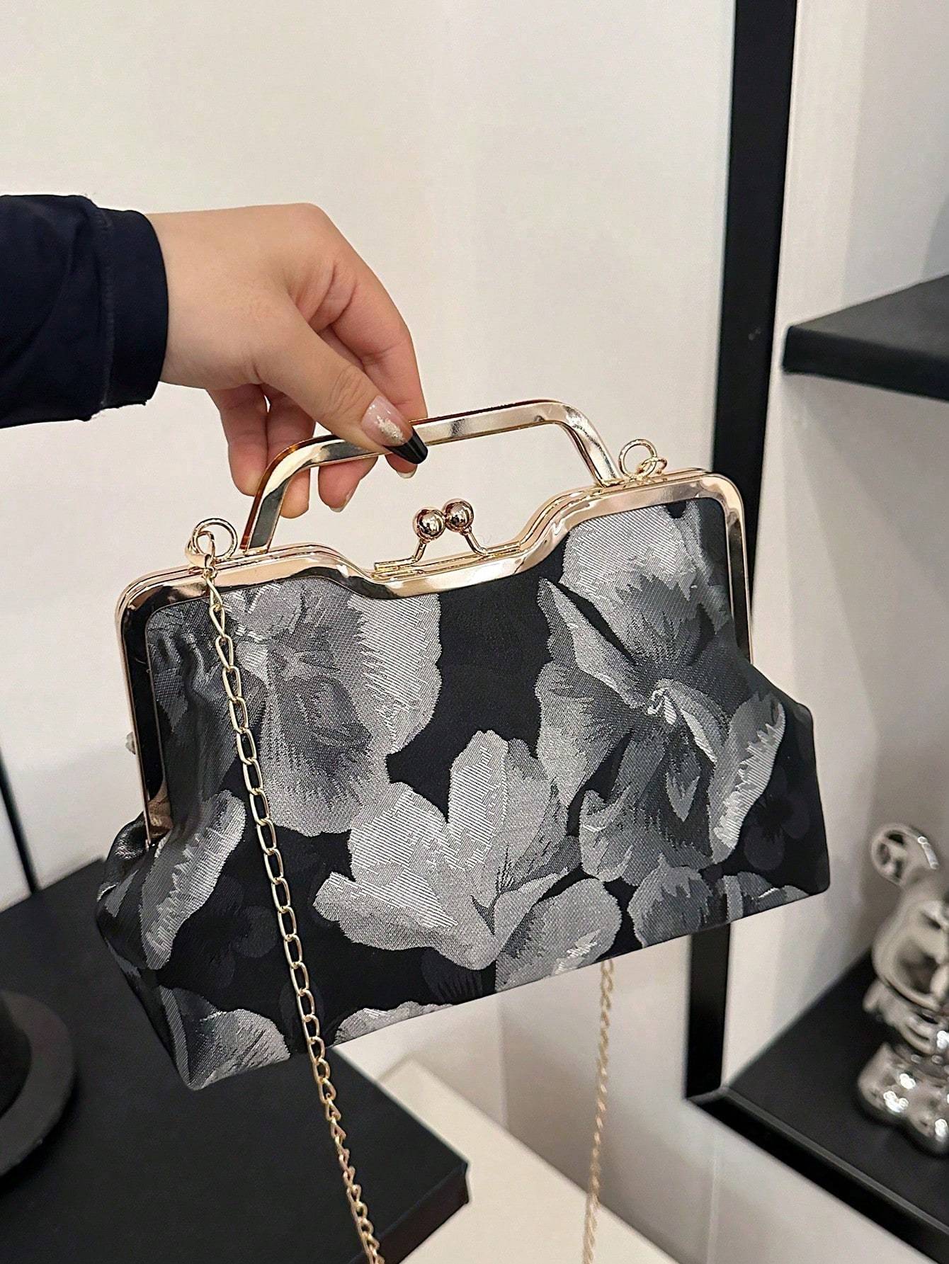 Retro Small Square Crossbody Bag – Trendy Shoulder Handbag for Women