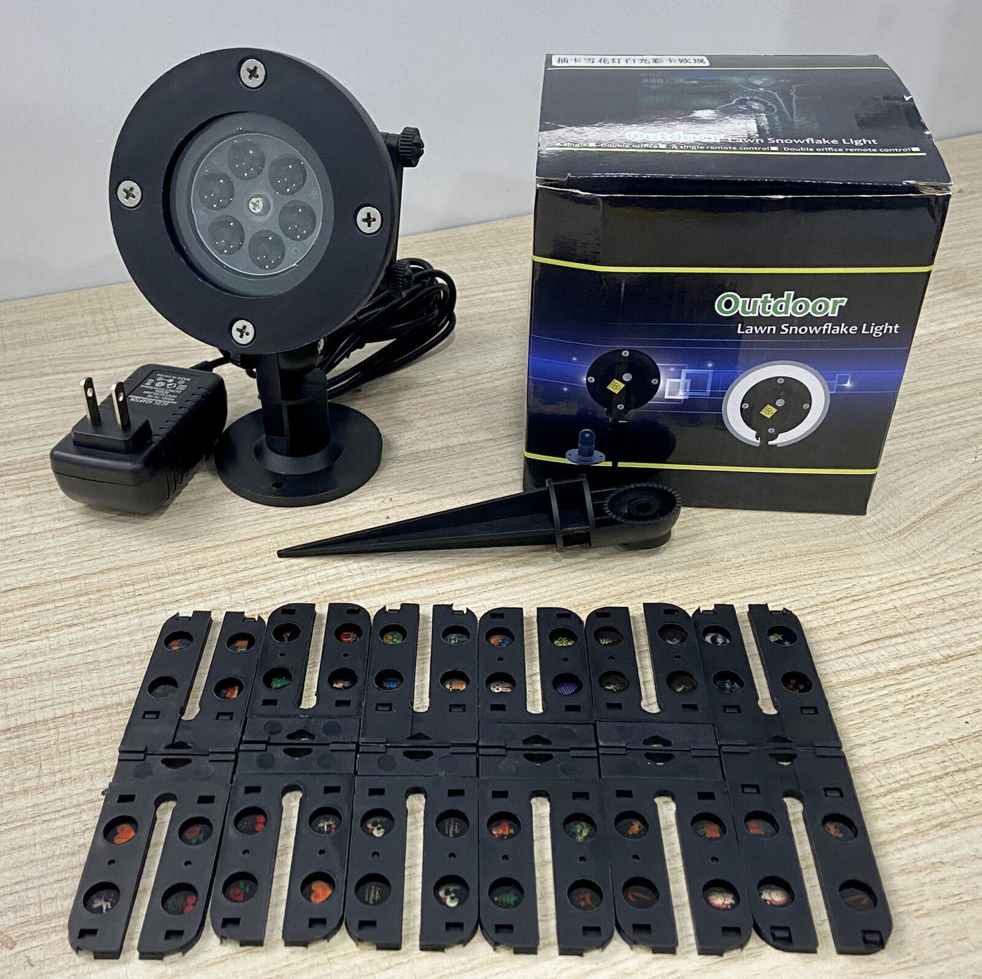 Christmas LED Projector Light – Festive Moving Patterns for Home Décor